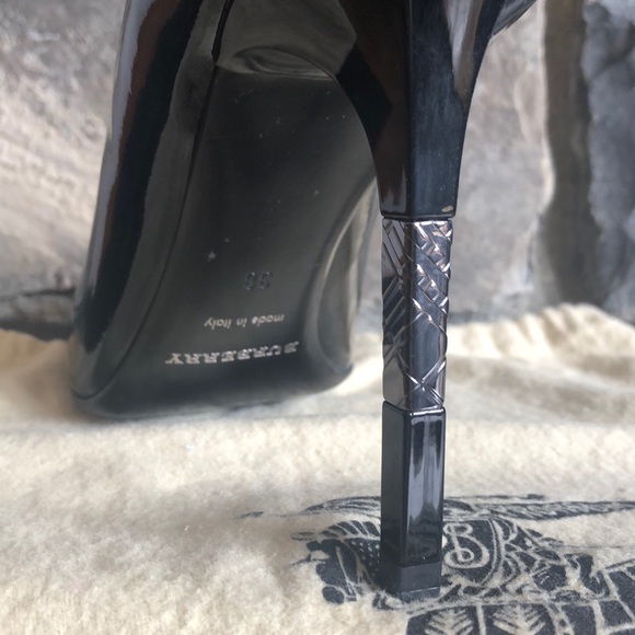 Burberry black patent leather pumps - Picture 4 of 8